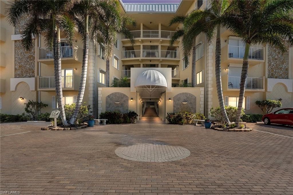 3000 Gulf Shore Blvd N 311, Naples, FL 34103-25