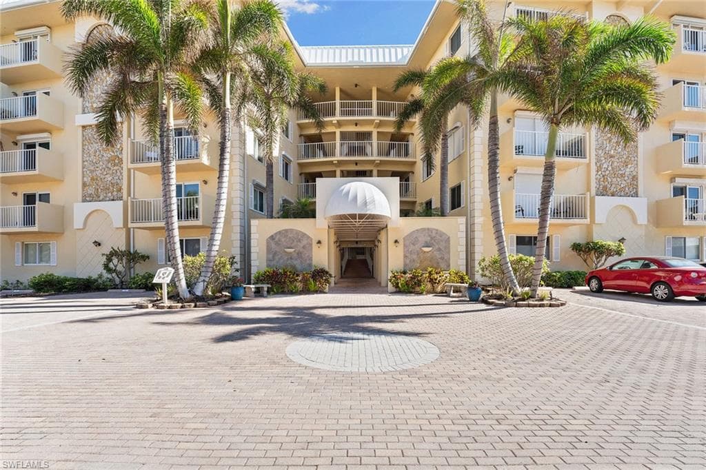 3000 Gulf Shore Blvd N 311, Naples, FL 34103-26