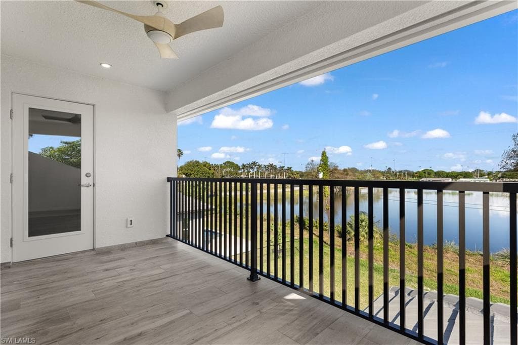 1448 10th St N, Naples, FL 34102-30