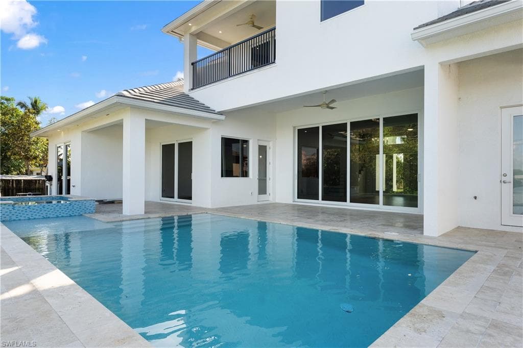1448 10th St N, Naples, FL 34102-34