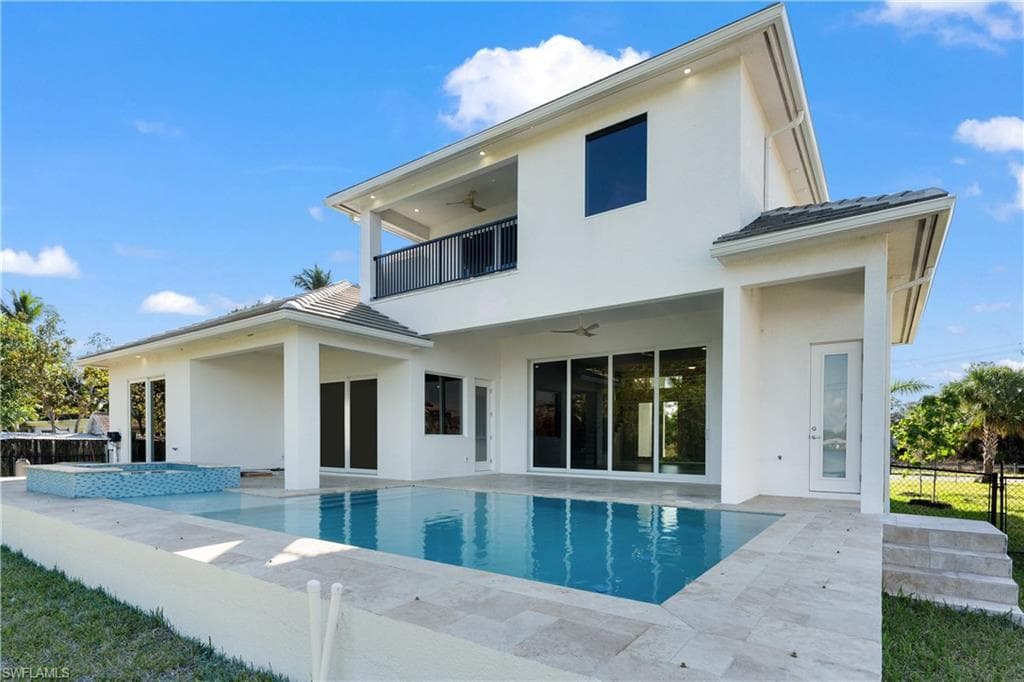 1448 10th St N, Naples, FL 34102-36