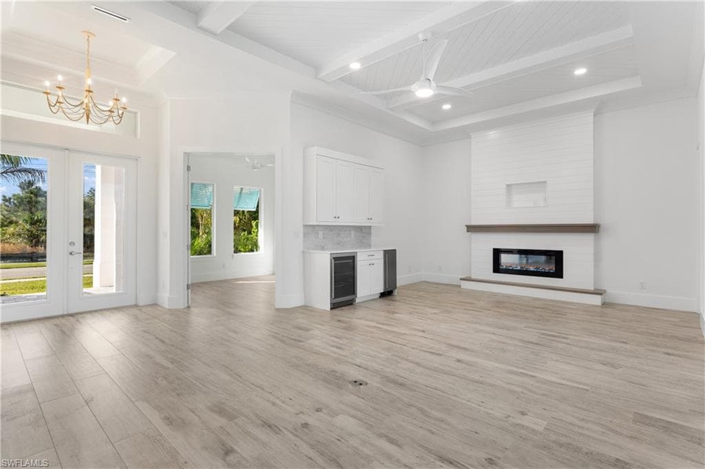 1448 10th St N, Naples, FL 34102-8