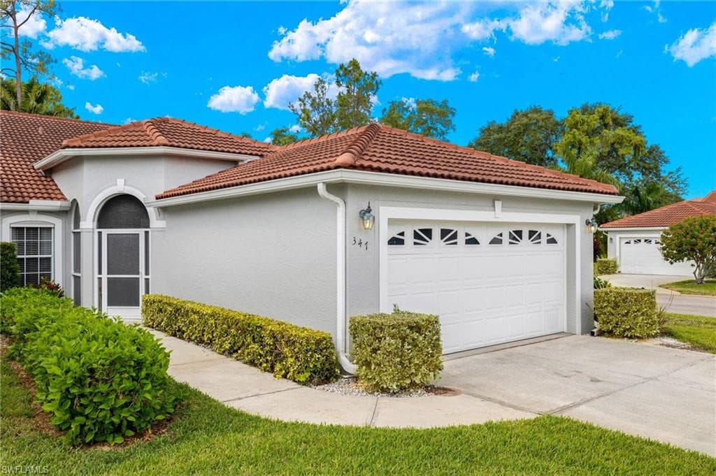 347 Melrose Pl 19, Naples, FL 34104-1