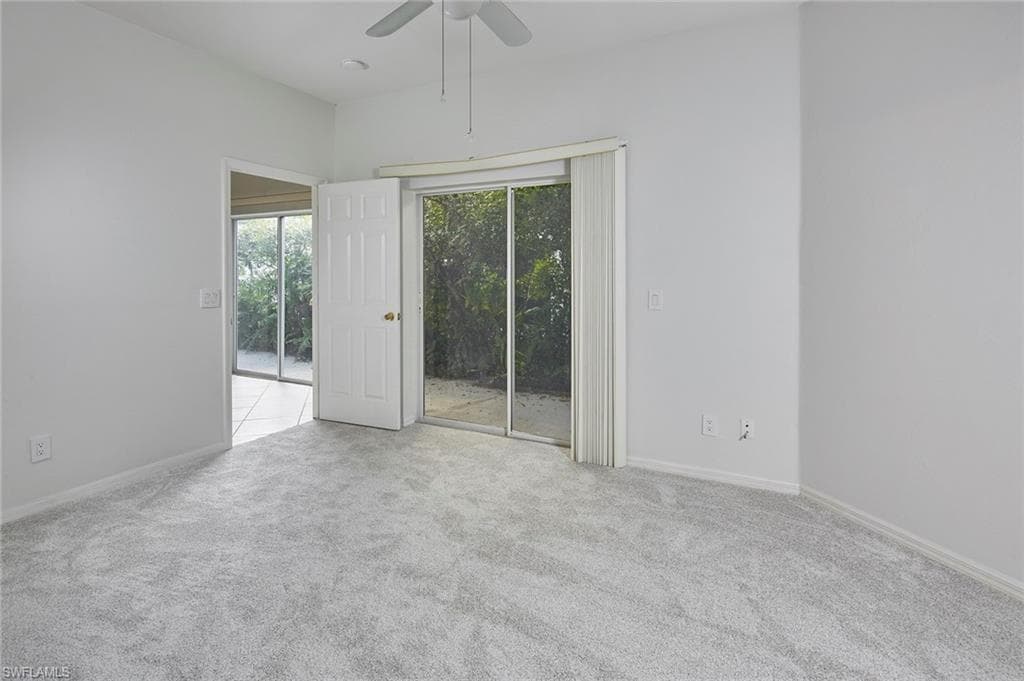 10735 Maui Cir, Estero, FL 33928-11