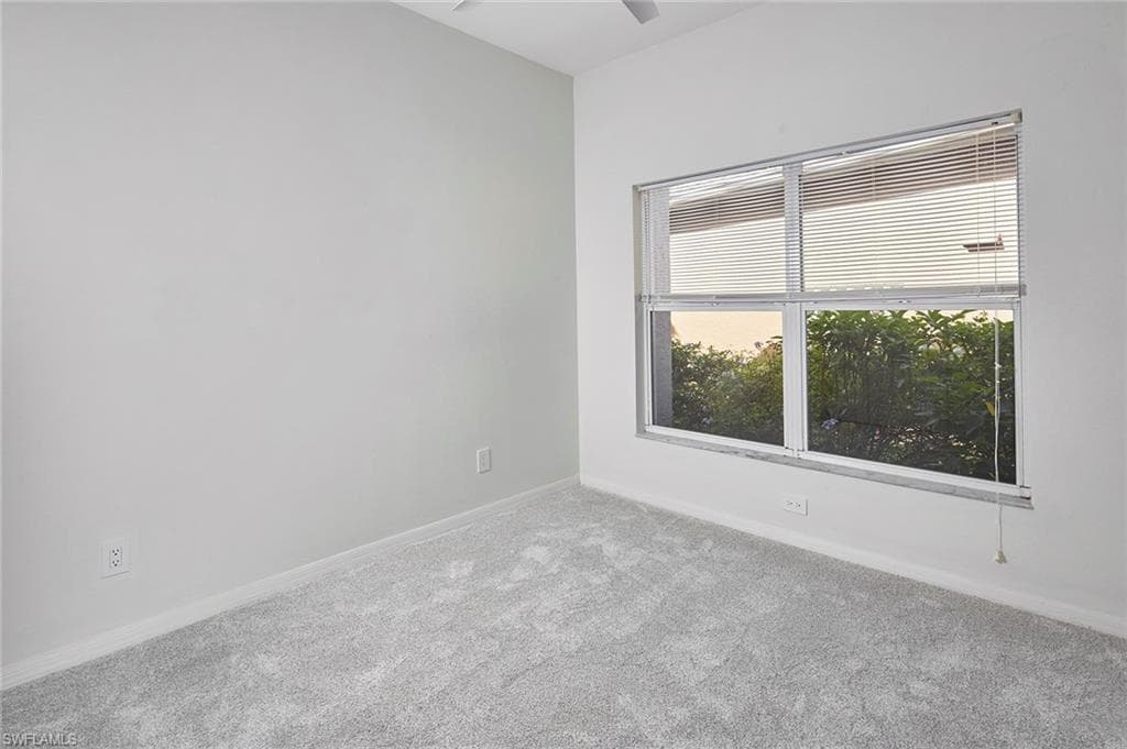 10735 Maui Cir, Estero, FL 33928-14