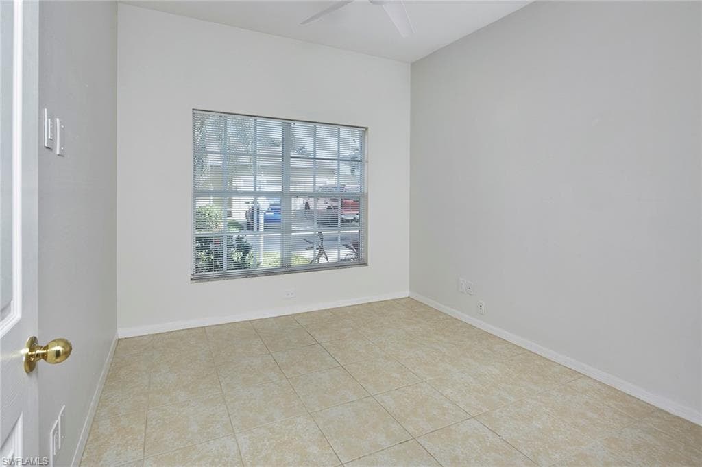 10735 Maui Cir, Estero, FL 33928-17