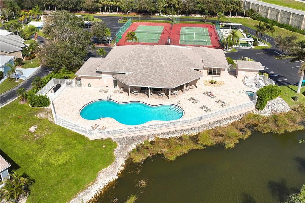 10735 Maui Cir, Estero, FL 33928-27