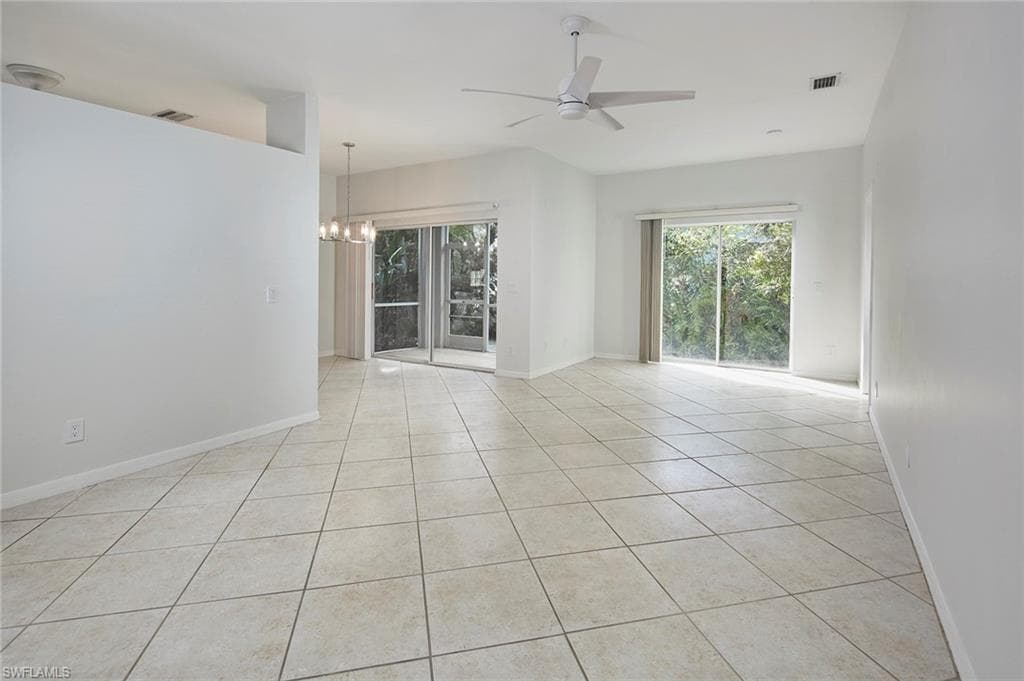 10735 Maui Cir, Estero, FL 33928-3