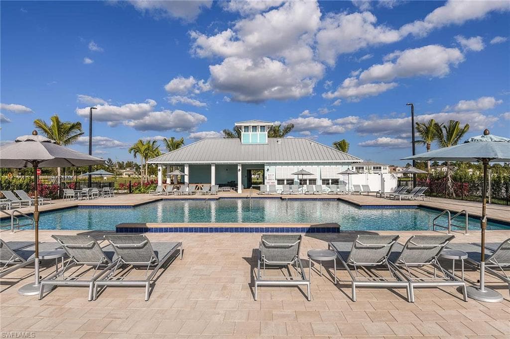 4596 Arboretum Cir 202, Naples, FL 34120-24