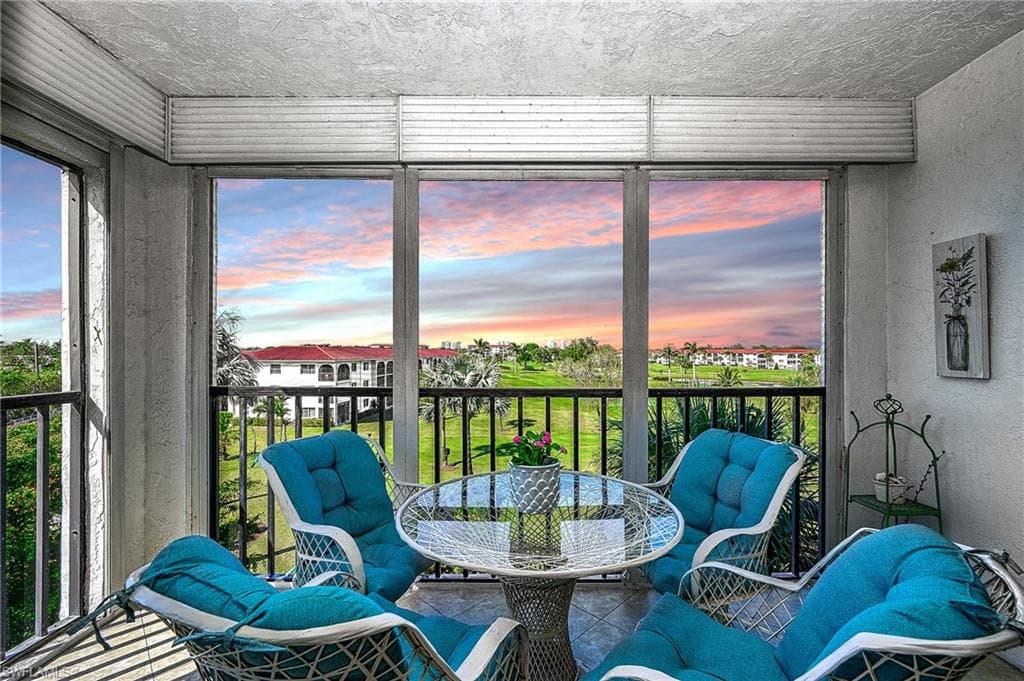 37 High Point Cir E 401, Naples, FL 34103-17