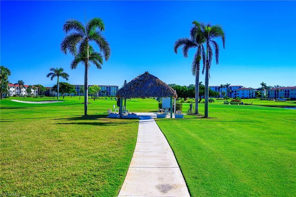 37 High Point Cir E 401, Naples, FL 34103-24