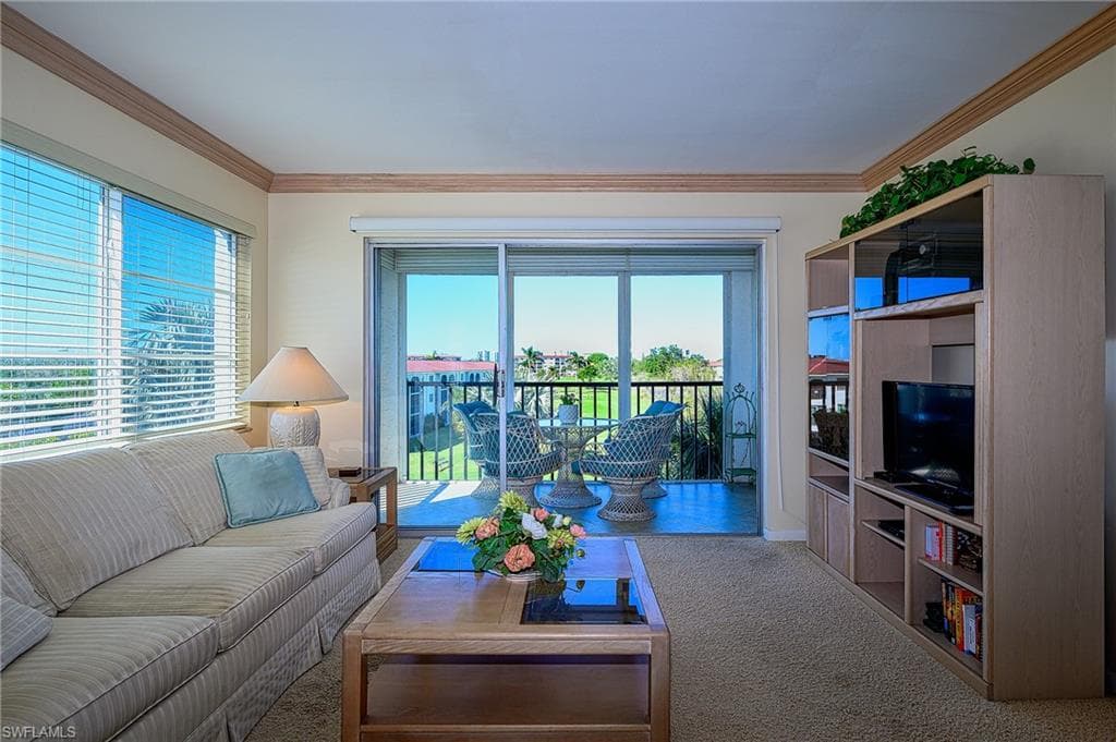 37 High Point Cir E 401, Naples, FL 34103-7