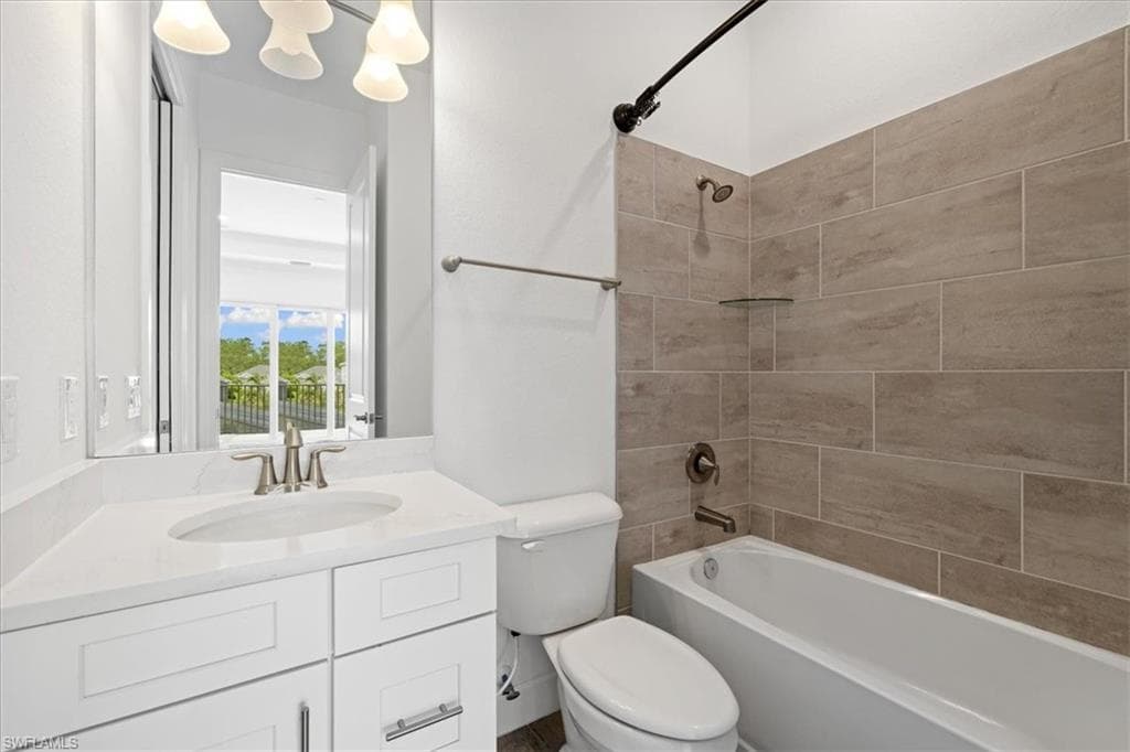 14661 Liesl Ct E, Naples, FL 34109-34