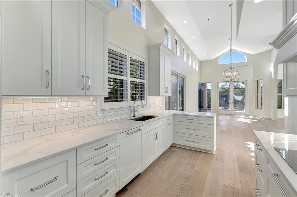 7817 Vizcaya Way, Naples, FL 34108-17