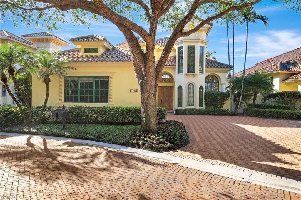 7817 Vizcaya Way, Naples, FL 34108-2