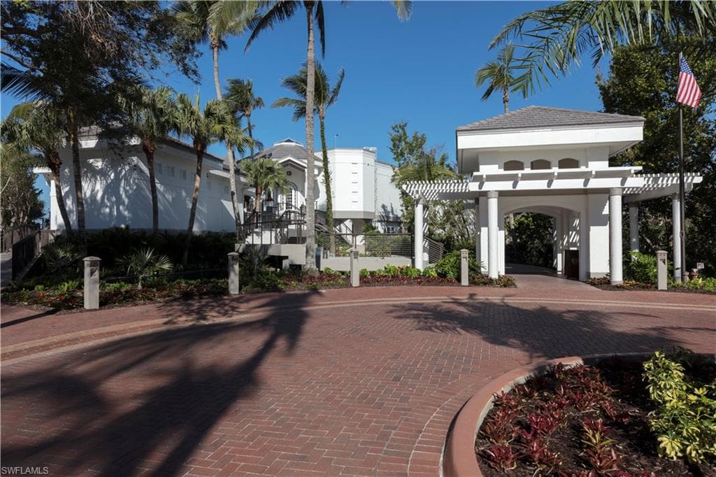 7817 Vizcaya Way, Naples, FL 34108-40