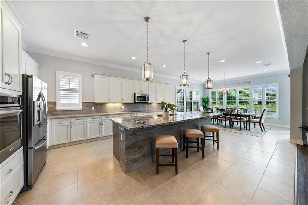 9454 Greenleigh Ct, Naples, FL 34120-8