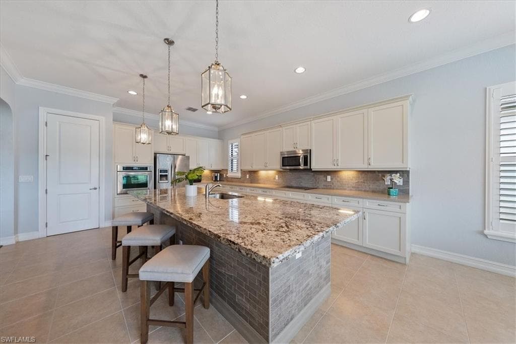 9454 Greenleigh Ct, Naples, FL 34120-10