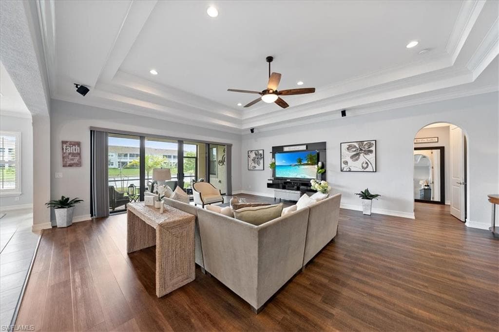 9454 Greenleigh Ct, Naples, FL 34120-4