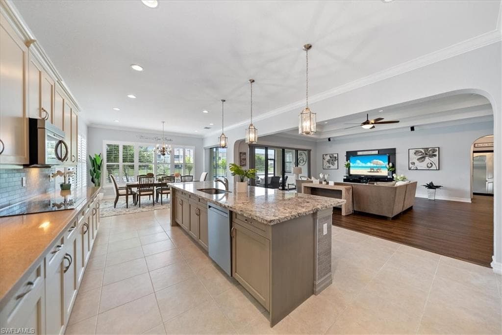 9454 Greenleigh Ct, Naples, FL 34120-5