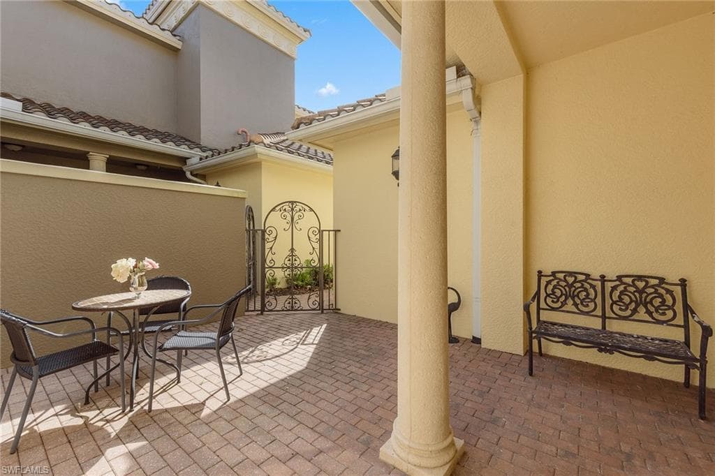 3745 Montreux Ln 102, Naples, FL 34114-34