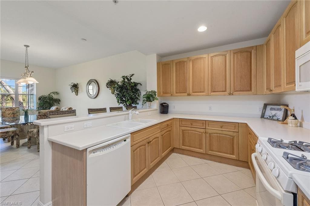 3745 Montreux Ln 102, Naples, FL 34114-6