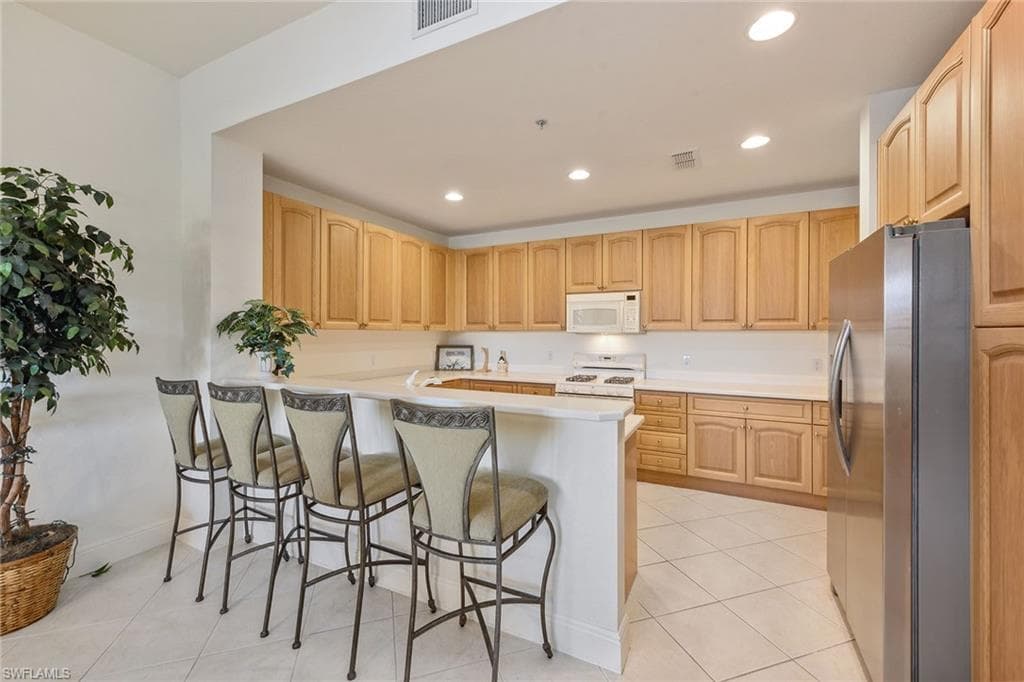 3745 Montreux Ln 102, Naples, FL 34114-8