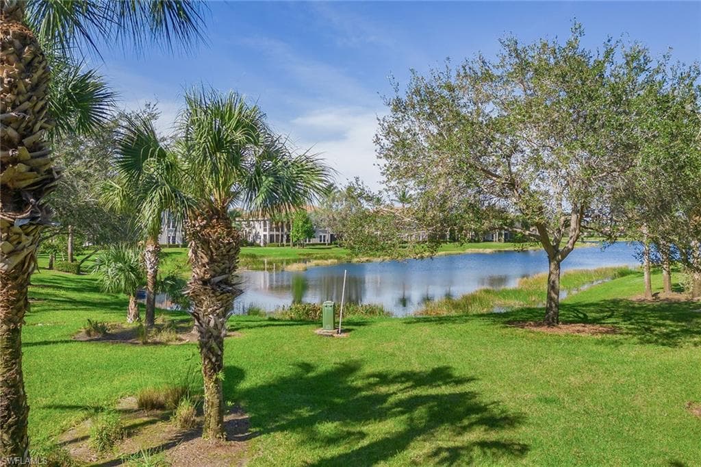 3189 Aviamar Cir 202, Naples, FL 34114-1