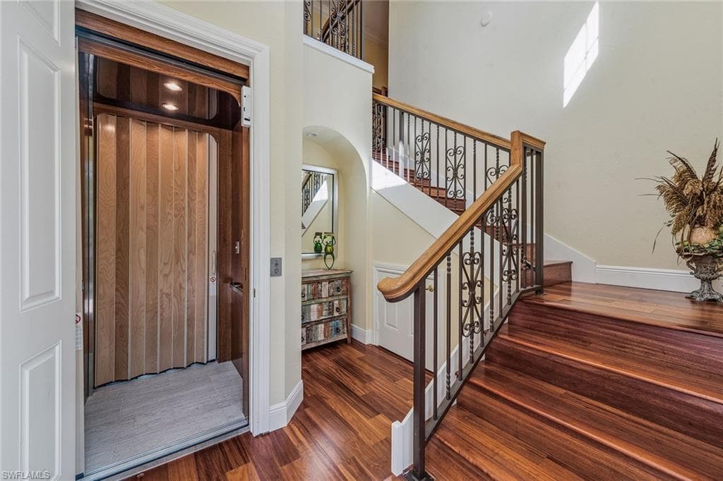 3189 Aviamar Cir 202, Naples, FL 34114-23