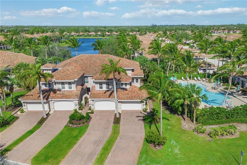 3189 Aviamar Cir 202, Naples, FL 34114-32