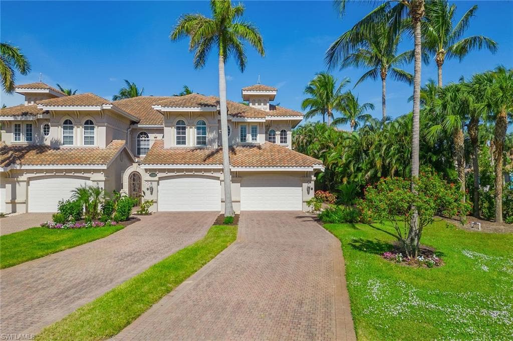 3189 Aviamar Cir 202, Naples, FL 34114-34