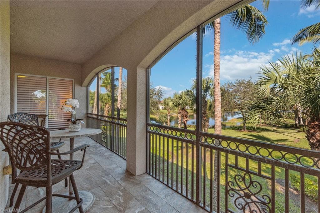 3189 Aviamar Cir 202, Naples, FL 34114-3