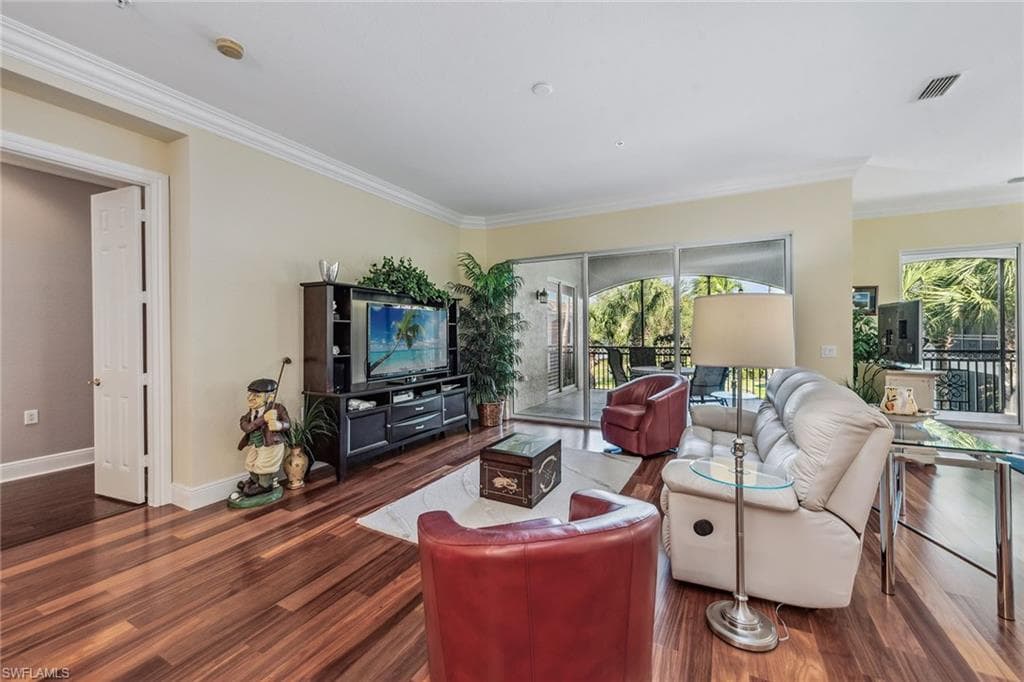 3189 Aviamar Cir 202, Naples, FL 34114-4