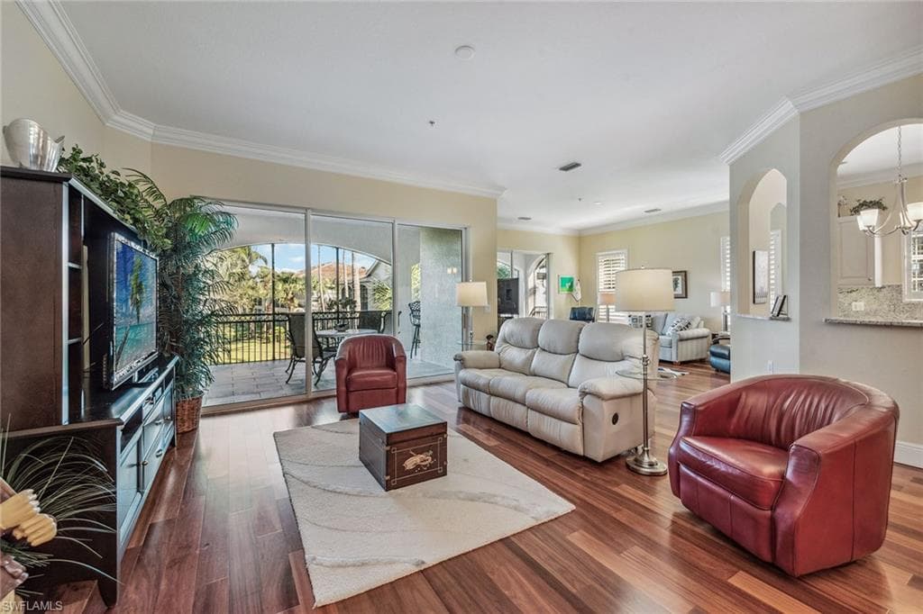 3189 Aviamar Cir 202, Naples, FL 34114-5