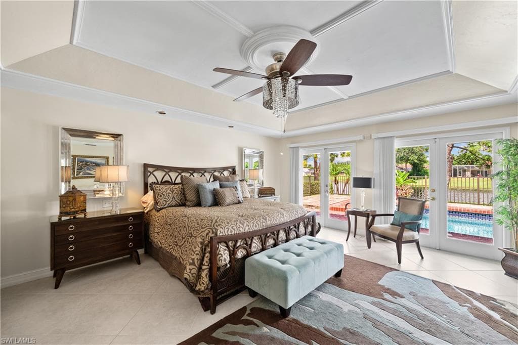 547 Devils Ln, Naples, FL 34103-9