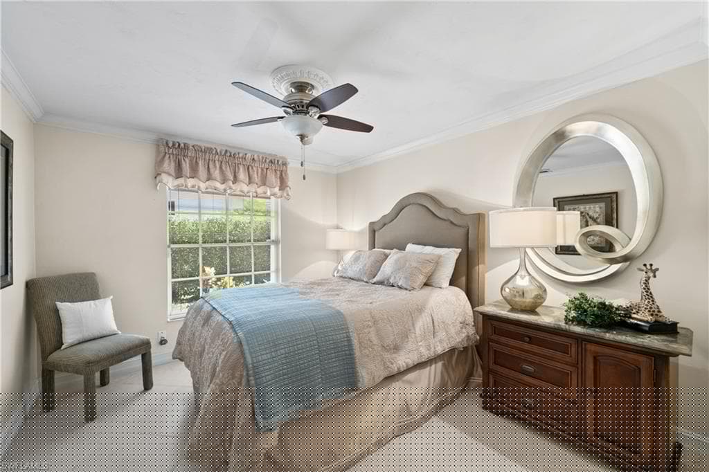 547 Devils Ln, Naples, FL 34103-12