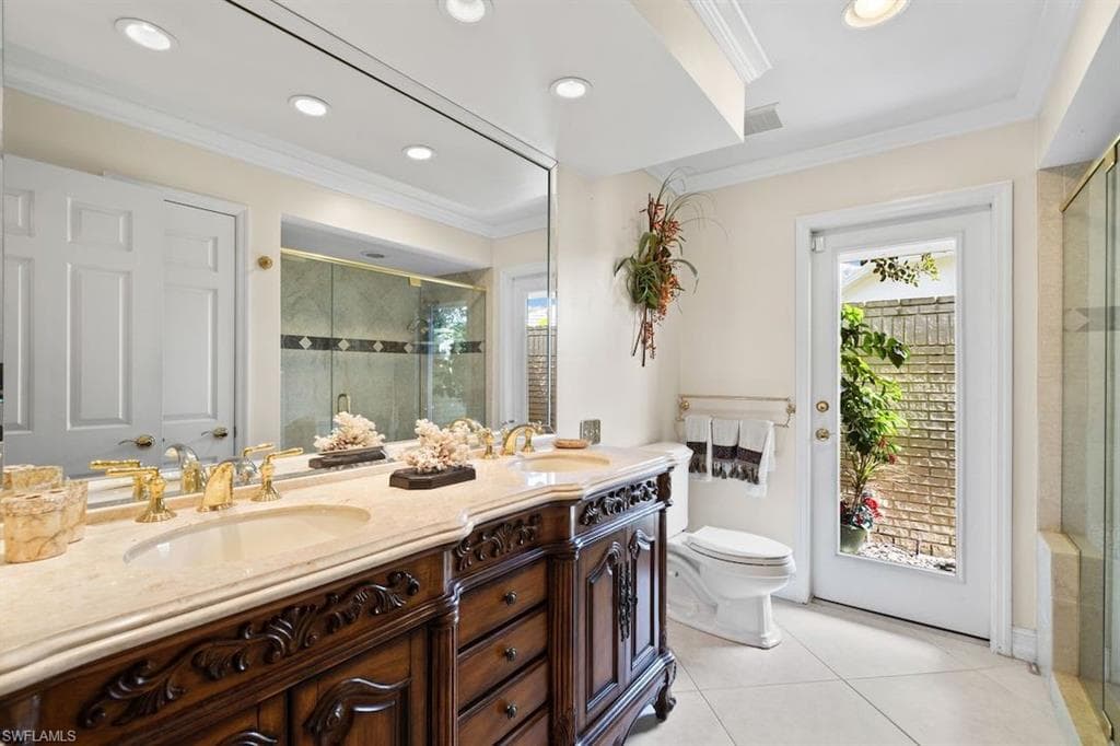 547 Devils Ln, Naples, FL 34103-14