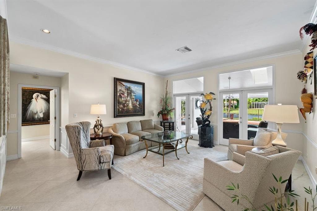 547 Devils Ln, Naples, FL 34103-16