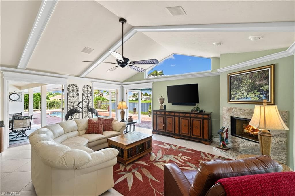 547 Devils Ln, Naples, FL 34103-7