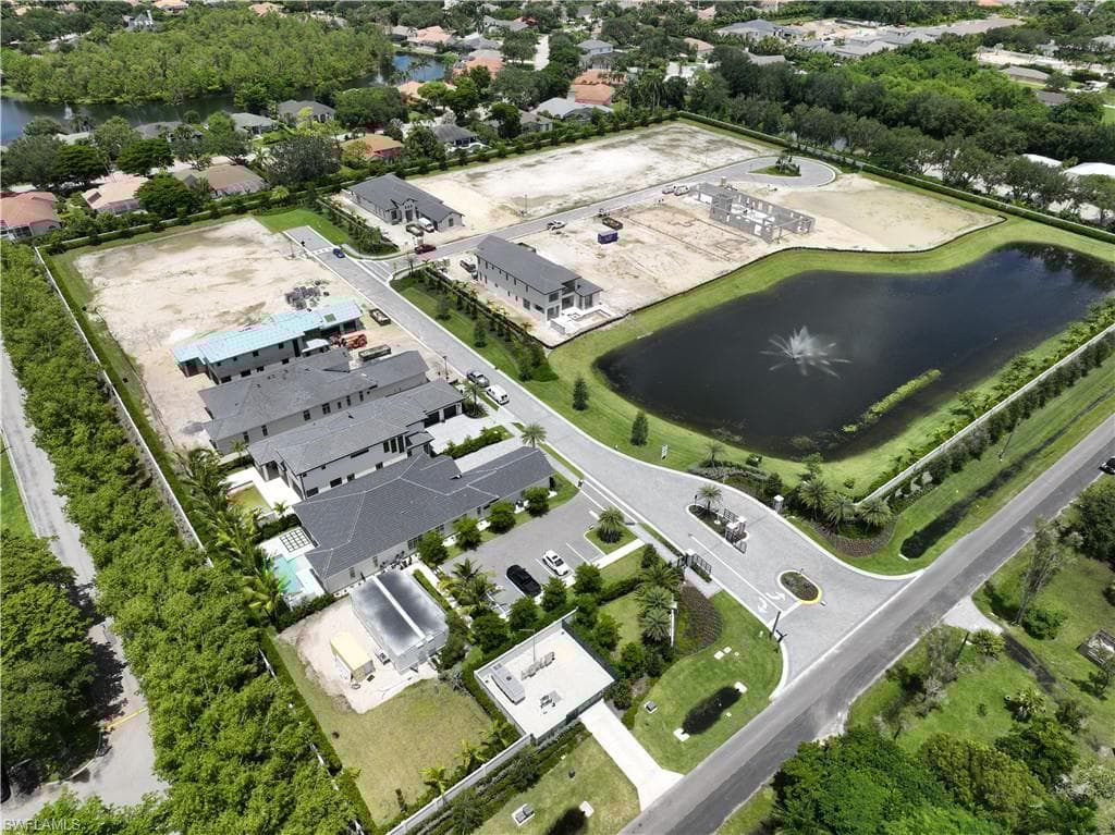 6646 Palisades Ave, Naples, FL 34109-6