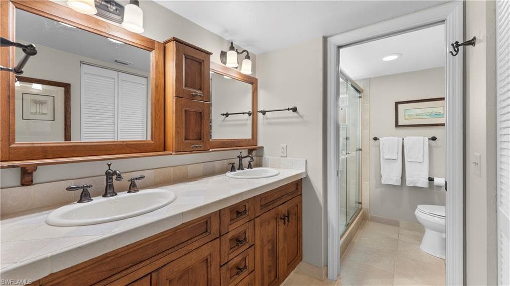 600 Neapolitan Way 231, Naples, FL 34103-15