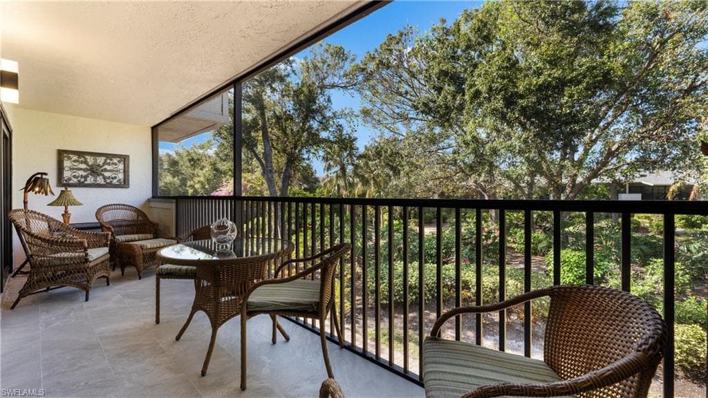 600 Neapolitan Way 231, Naples, FL 34103-20