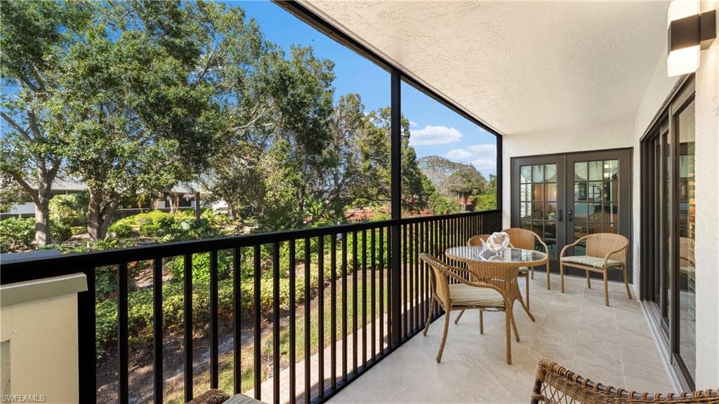 600 Neapolitan Way 231, Naples, FL 34103-21