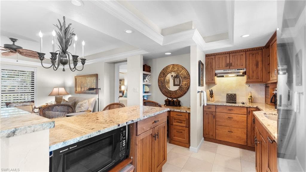 600 Neapolitan Way 231, Naples, FL 34103-4