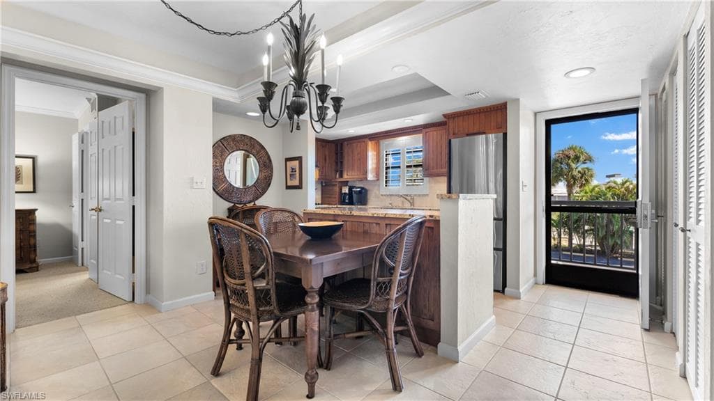 600 Neapolitan Way 231, Naples, FL 34103-6