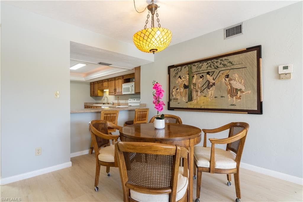 1520 Imperial Golf Course Blvd 225, Naples, FL 34110-9