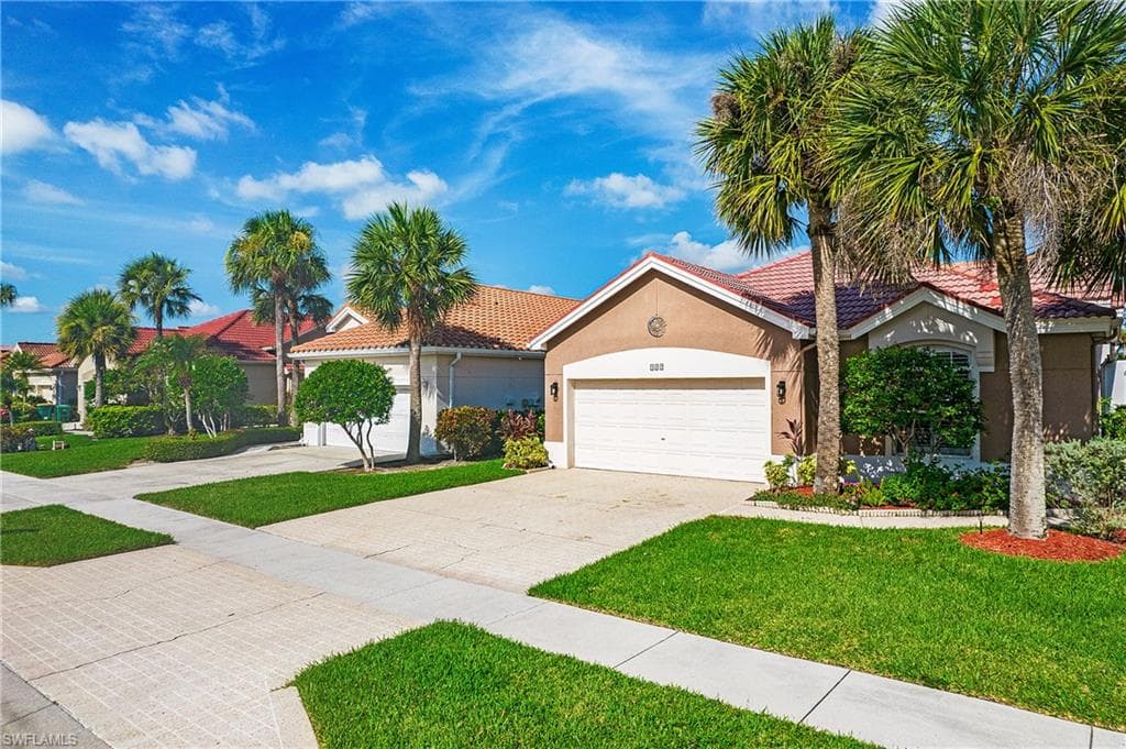159 Lady Palm Dr, Naples, FL 34104-3