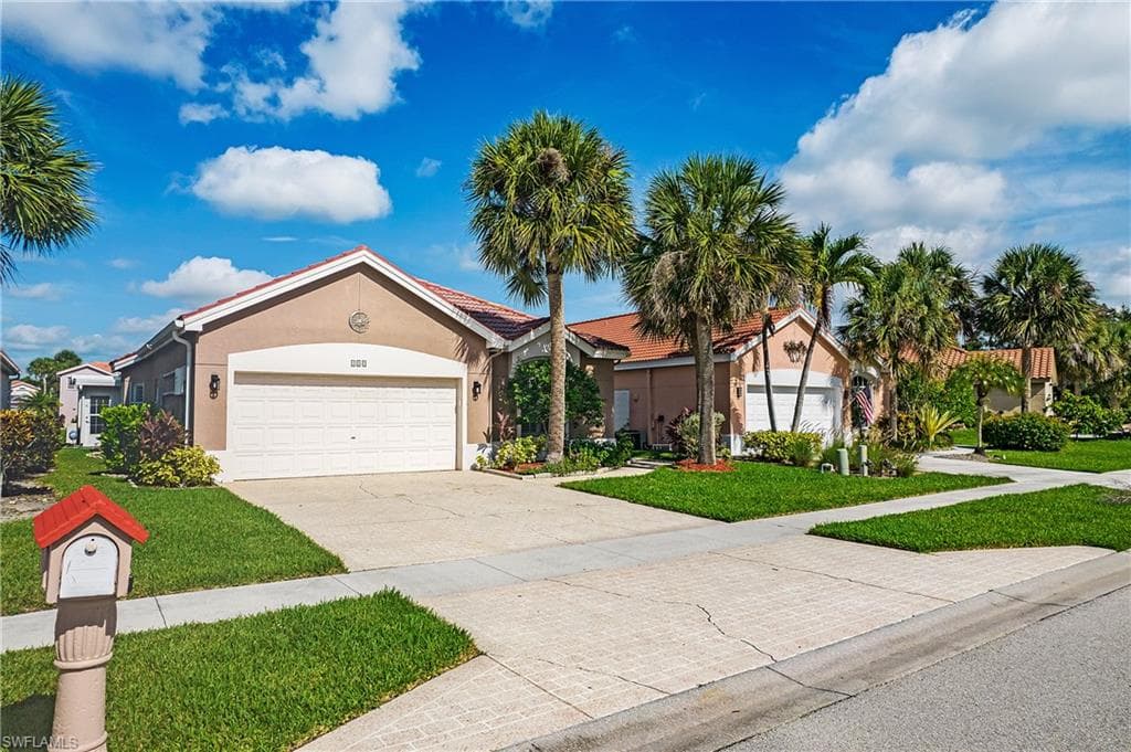 159 Lady Palm Dr, Naples, FL 34104-4