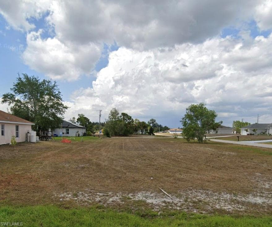 105 14th St, Cape Coral, FL 33993-2