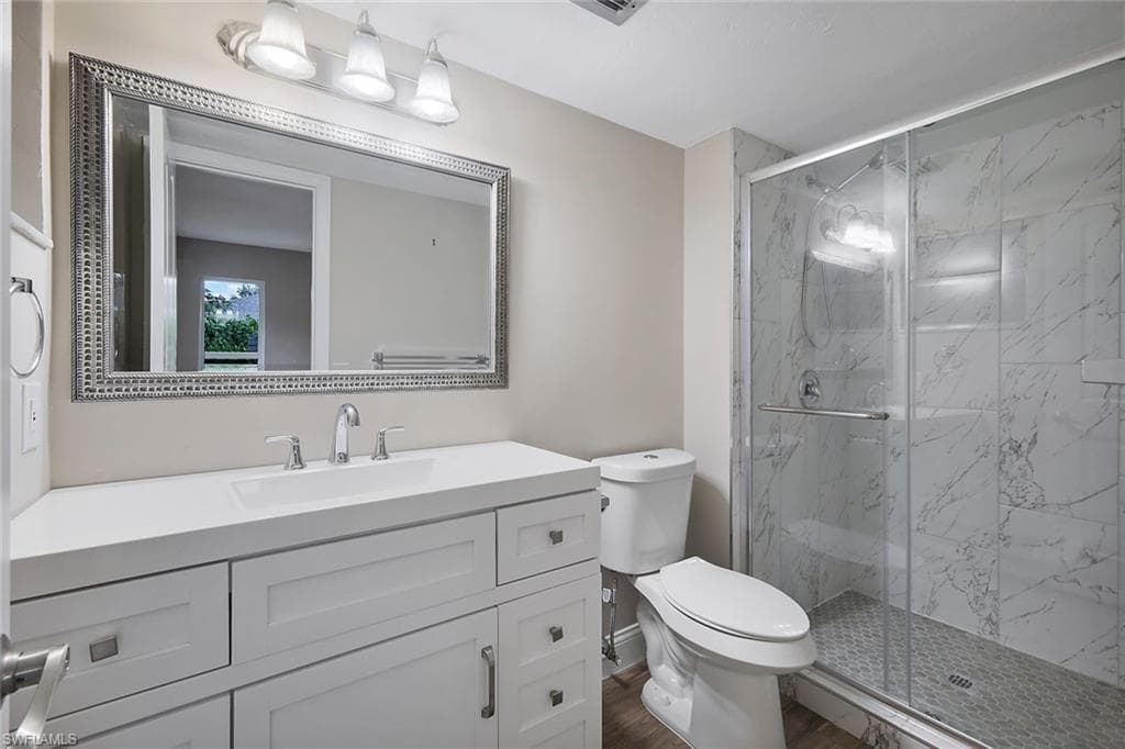 233 Yorkshire Ct, Naples, FL 34112-11